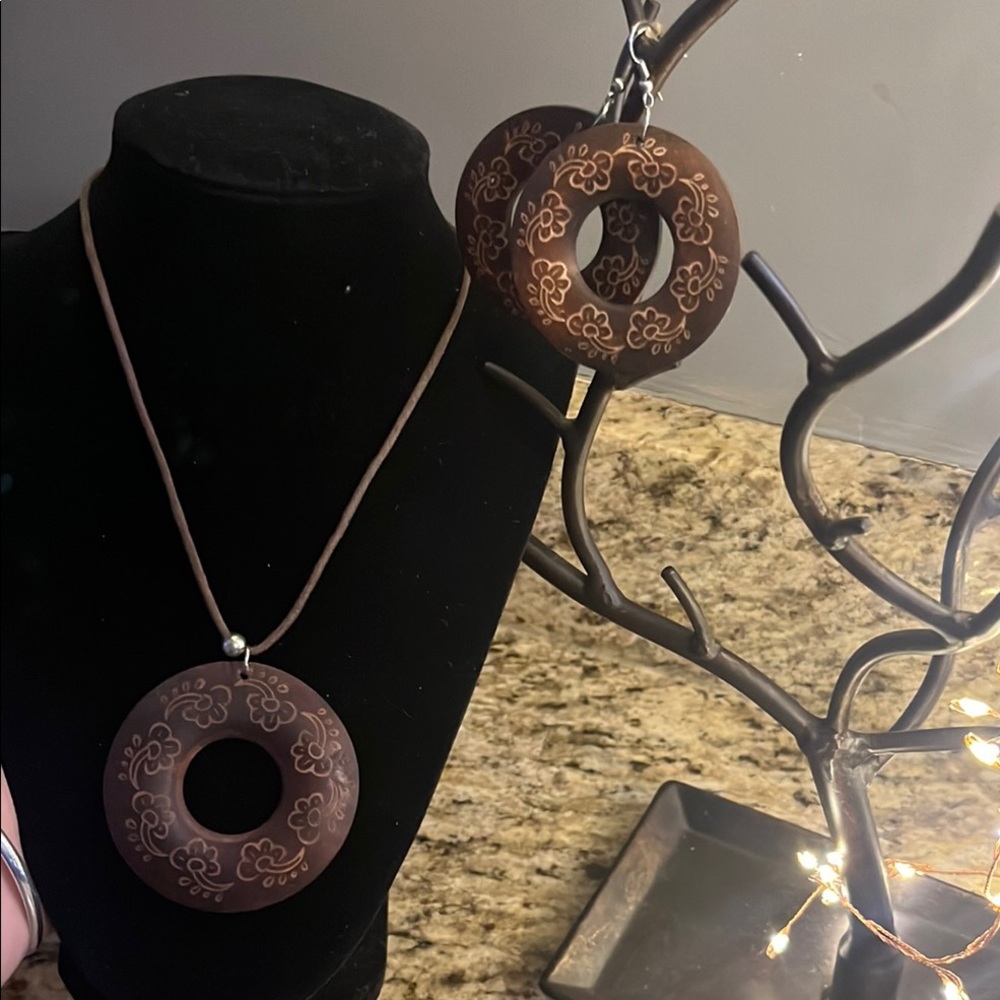 Circular wood Pendant Necklace and Earring floral design Set